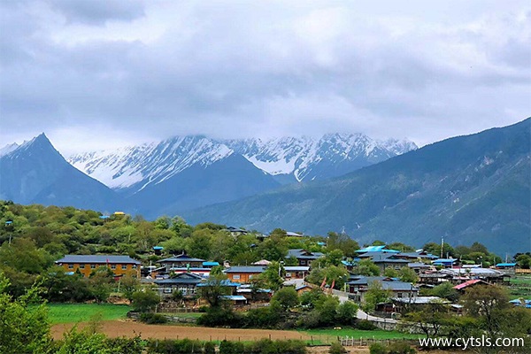 西藏跟團(tuán)旅游多少錢