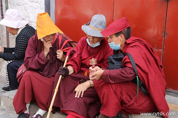 西藏陽(yáng)卓旅行社