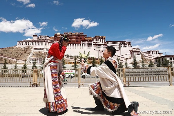 兩個人從廣州去拉薩旅游要多少錢